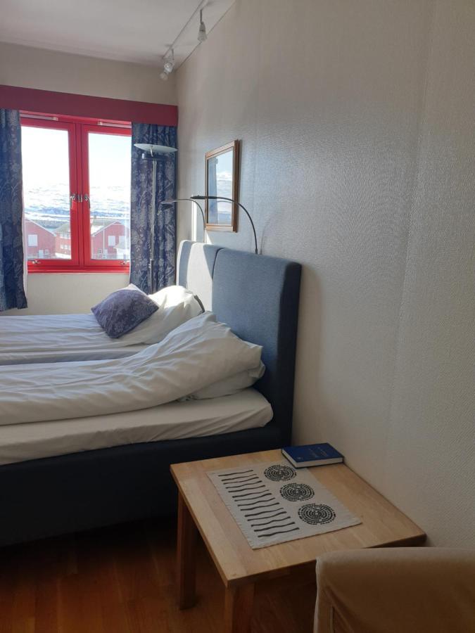 Mehamn Arctic Hotel Bagian luar foto