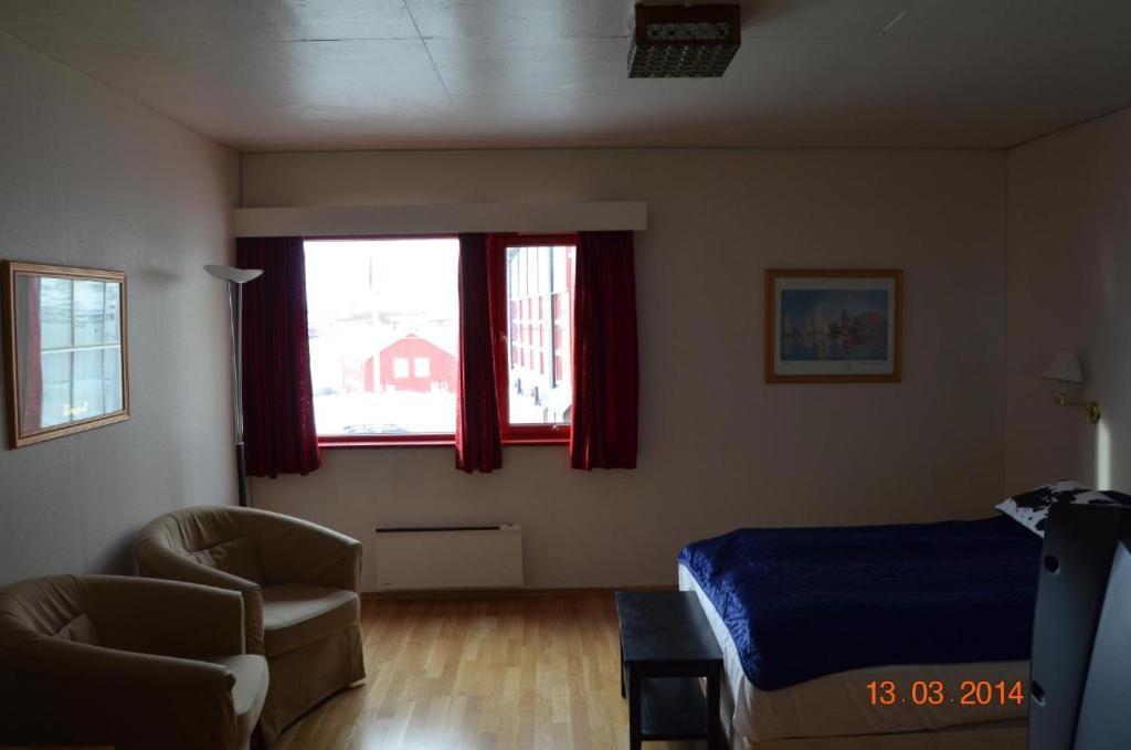 Mehamn Arctic Hotel Bagian luar foto