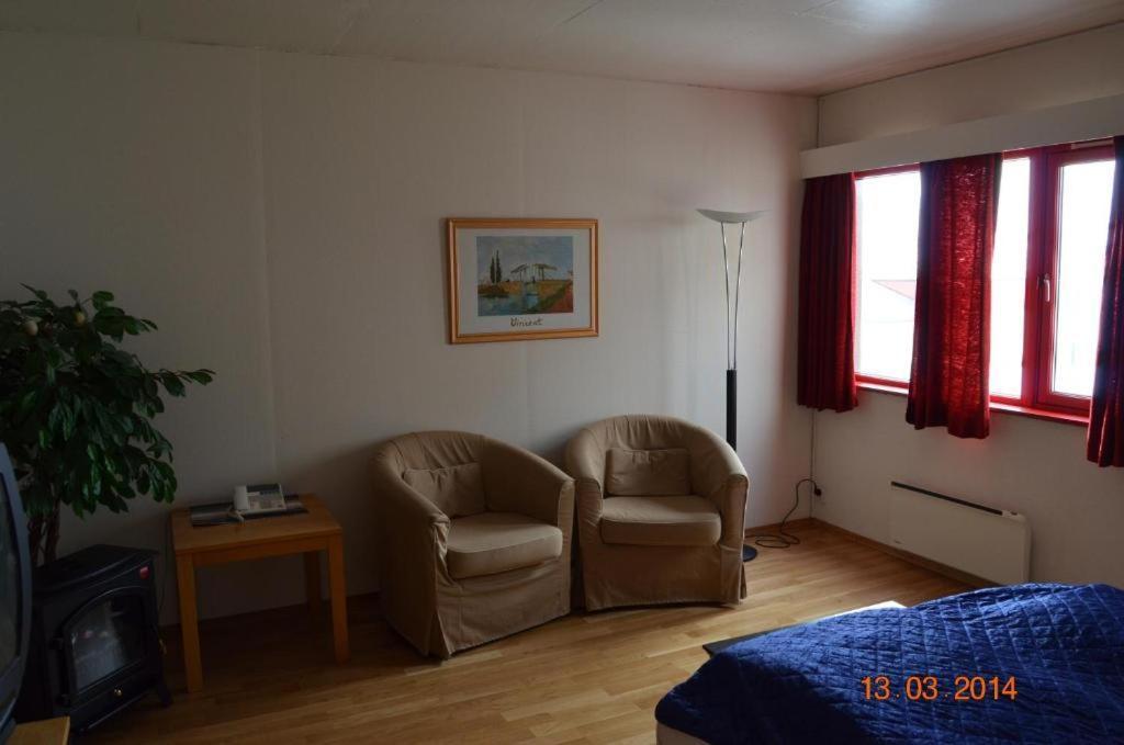 Mehamn Arctic Hotel Bagian luar foto